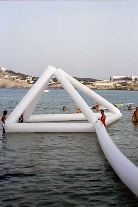 Estructura flotante, Calaratjada, Palma de Mallorca, 1986. Técnica mixta