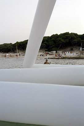 Estructura flotante, Calaratjada, Palma de Mallorca, 1986. Técnica mixta