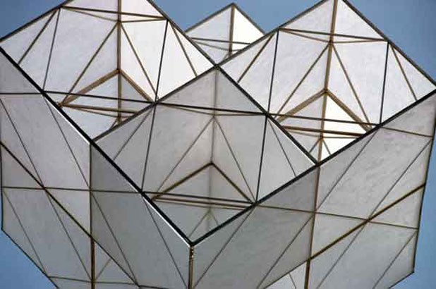 Estructura serie cubos en vuelo, 1981