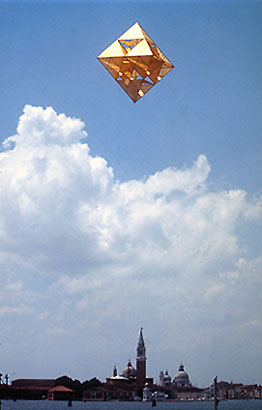 Estructura Volante, Octaedro. Bienal de Venecia 1978